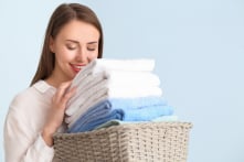 Không ngại trời mưa với 5 mẹo nhanh chóng làm khô quần áo này