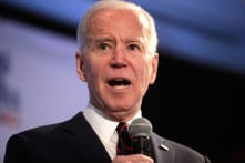 Người dẫn chương trình phát thanh từ chức sau cuộc phỏng vấn Tổng thống Biden