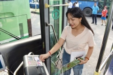 Thuê máy bán vé xe buýt tự động: Giúp tiết kiệm 300 tỷ/năm thuê nhân công?