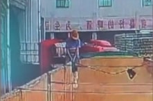 TQ: Video công nhân Nhà máy Bia Thanh Đảo đi tiểu vào kho nguyên liệu gây sốt trên mạng