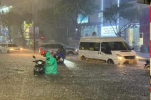 Miền Bắc đón không khí lạnh, miền Trung hứng đợt mưa lớn 5 ngày