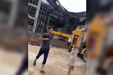 Sập sảnh Trung tâm văn hóa 50 tỷ đồng: Tải trọng quá lớn trên một giàn giáo yếu