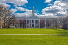 Người giàu nhất Israel ngừng ủng hộ Harvard vì trường không mạnh mẽ lên án Hamas