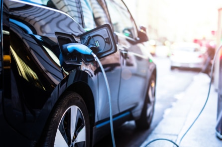 Nghị sự chống xe điện tăng mạnh tại phương Tây trong bối cảnh tổng tuyển cử vào năm tới