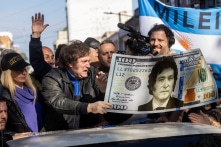 Lạm phát ở Argentina tăng lên tới hơn 200%