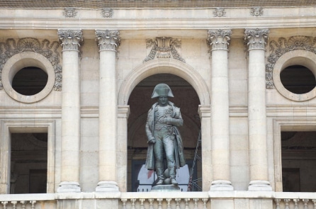 Mũ của Napoleon Bonaparte được bán với giá kỷ lục 2,1 triệu USD
