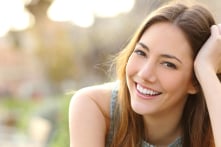Mẹo làm trắng răng: Điều gì sẽ xảy ra nếu thêm đậu phộng vào kem đánh răng?
