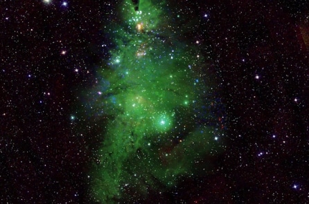 Dịp Giáng sinh, NASA tung ảnh “Cụm sao cây thông Noel” trong Dải Ngân hà
