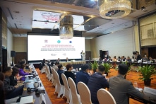 Ngăn chặn lạm dụng kháng sinh trong chăn nuôi để giảm kháng thuốc ở người