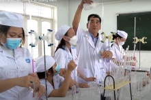 Sáu tháng bị nợ lương, giảng viên Cao đẳng Y tế Quảng Nam báo ngừng việc tập thể