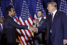 Ông Trump ‘cấm vĩnh viễn’ các nhà tài trợ Nikki Haley tham gia phong trào MAGA