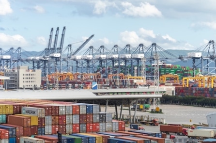 Trung Quốc bí mật dự trữ lượng lớn vật tư để làm gì?