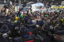 Nông dân Pháp biểu tình, chặn ông Macron tại triển lãm nông nghiệp