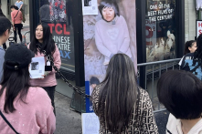 Mỹ: Tái hiện cảnh người phụ nữ bị xích cổ ở TQ, kêu gọi ngăn chặn nạn buôn người