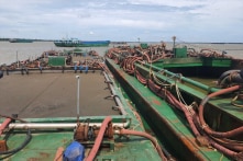 Cựu cán bộ Cục Hậu Cần cùng hàng chục bị can bị truy tố trong vụ hút cát lậu