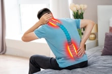 5 cách giúp giảm tình trạng đau lưng và tê chân do thoát vị đĩa đệm