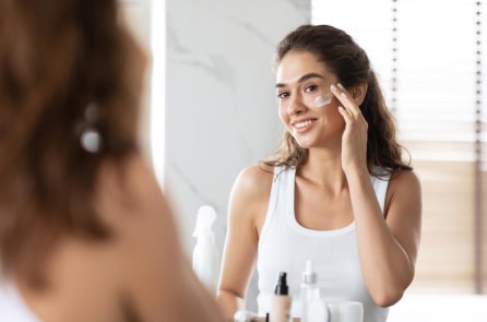 Tập thể dục sau khi trang điểm có thể gây hại cho làn da của bạn