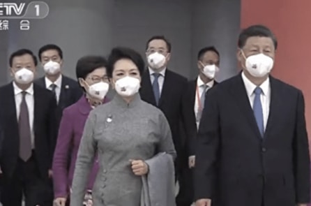 Blog: Tập Cận Bình đang muốn để vợ mình tiếp quản quyền lực?