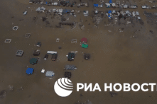 Hàng nghìn ngôi nhà bị ngập lụt do vỡ đê ở Nga