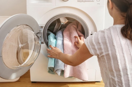 Lý do khiến khăn tắm ngày càng trở nên thô cứng