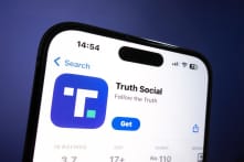 Trump Media tiết lộ lỗ lớn, giá cổ phiếu lao dốc 21%