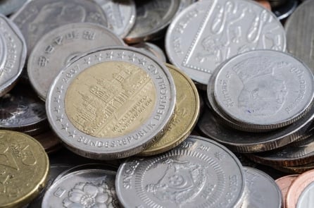 Cải tạo bếp cũ, cặp vợ chồng phát hiện kho báu từ thế kỷ 17