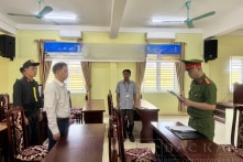 Trưởng phòng ‘nhận mối’ từ công ty vận tải, cấp bằng B2 cho học viên