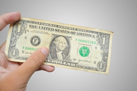 Chỉ còn 1 USD, cậu bé 9 tuổi tặng cho người vô gia cư hóa ra lại là triệu phú