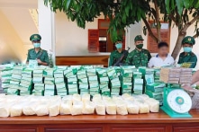 8 người vận chuyển 198kg ma túy từ Lào về Việt Nam