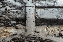 Lũ lụt ở Indonesia khiến 43 người chết, 15 người mất tích