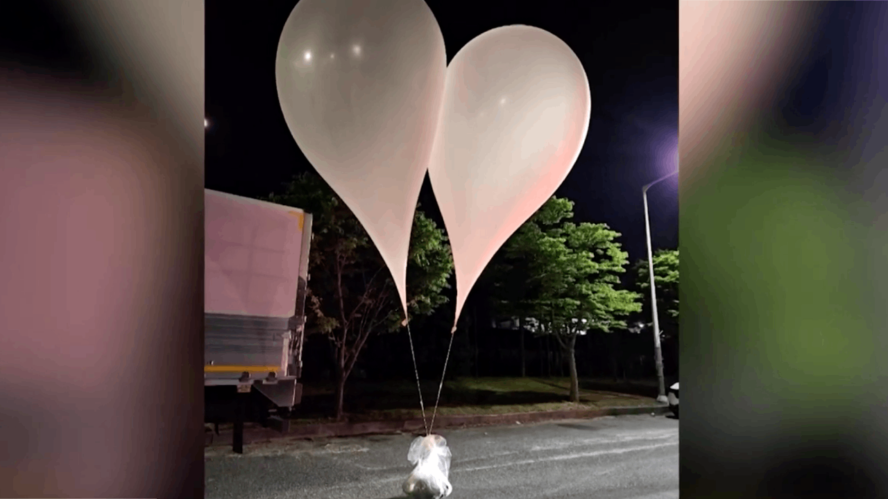 North Korea balloons trash