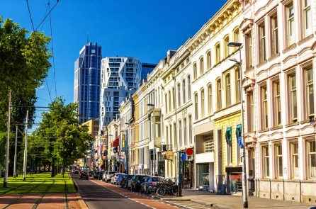 Tỷ phú Hà Lan công bố trả hết nợ cho 3.000 gia đình nghèo