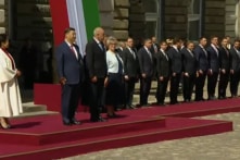 Ông Tập Cận Bình thăm Hungary: Cờ Tây Tạng, trang phục Winnie the Pooh, và thông tin tới EU