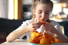 Nha sĩ: Ăn quá nhiều các loại trái cây này có thể làm tổn thương răng
