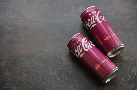 Coca-Cola bán phiên bản đường mía tại Mỹ sau lời kêu gọi của Tổng thống Trump