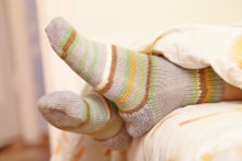 Có thể bạn chưa biết: Mang tất khi ngủ có thể làm giảm chứng ngủ ngáy