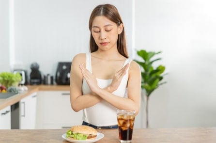Nếu bạn bỏ một bữa ăn, nên bỏ bữa sáng hay bữa tối
