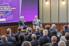 Pompeo: Mỹ đủ nguồn lực và năng lực để giải quyết thách thức ở hai khu vực