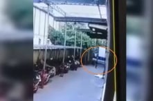 Bình Dương: Va chạm khi lái xe nâng, nam công nhân bị đồng nghiệp đâm tử vong