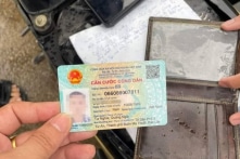 Nam thanh niên nghi nhảy cầu, nói ‘làm 11 năm đi 2 miếng đất’