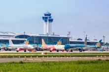 Đình chỉ kiểm soát viên không lưu vụ 2 máy bay suýt đối đầu