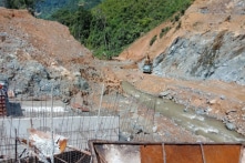 Phá rừng làm đường dây điện, thêm Trưởng ca vận hành Nhà máy thủy điện Tr’hy bị bắt