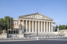 2 điệp viên TQ bị Pháp trục xuất vì ép hồi hương một nhà bất đồng chính kiến