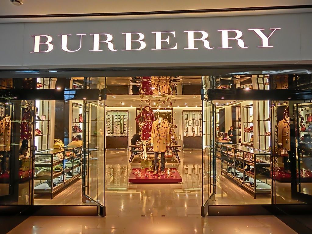 HK Admiralty 太古廣場 Pacific Place shop clothing Burberry interior 7 Nov 2013