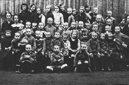 Janusz Korczak: Người đã chọn vào phòng hơi ngạt cùng 192 trẻ em