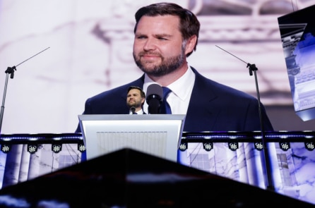 J.D. Vance phát biểu tại RNC, chấp nhận làm đề cử viên phó tổng thống của ĐCH