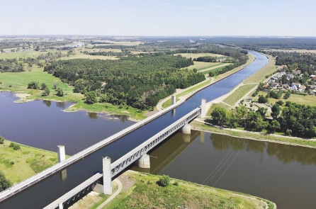 Khung cảnh ngoạn mục của 3 cây cầu nước lớn nhất thế giới