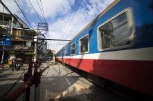 Đường sắt, hàng không vận chuyển miễn phí hàng cứu trợ cho miền Bắc