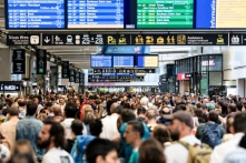 Đường sắt cao tốc của Pháp bị tấn công tê liệt trước thềm Olympic Paris 2024