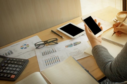 Đầu tư vào bản thân và dành 30 phút học tập mỗi ngày sẽ giúp bạn tiến bộ hơn